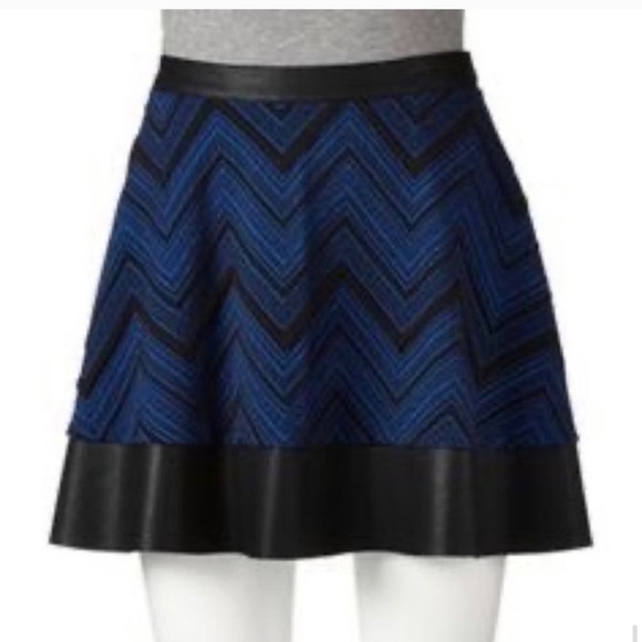 Candie’s : faux leather zig zag circle skirt - Picture 1 of 7